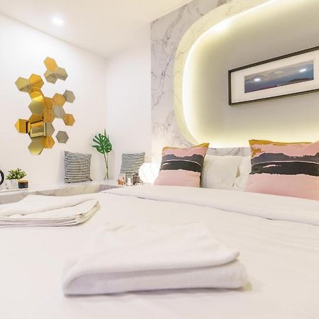 Cheqinn Hostel - Sukhumvit 4 Nana Plaza Бангкок Екстер'єр фото