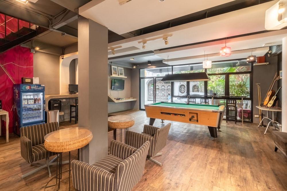 Cheqinn Hostel - Sukhumvit 4 Nana Plaza Бангкок Екстер'єр фото