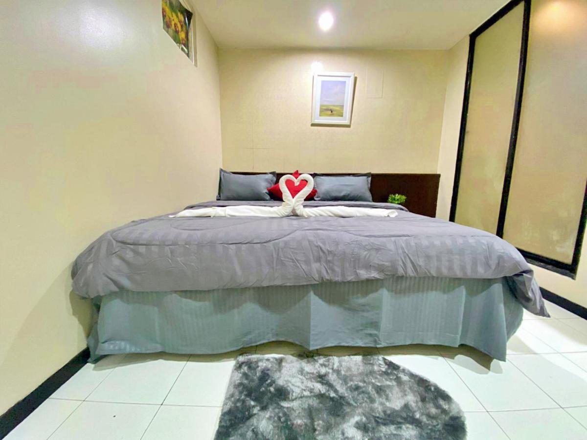 Cheqinn Hostel - Sukhumvit 4 Nana Plaza Бангкок Екстер'єр фото
