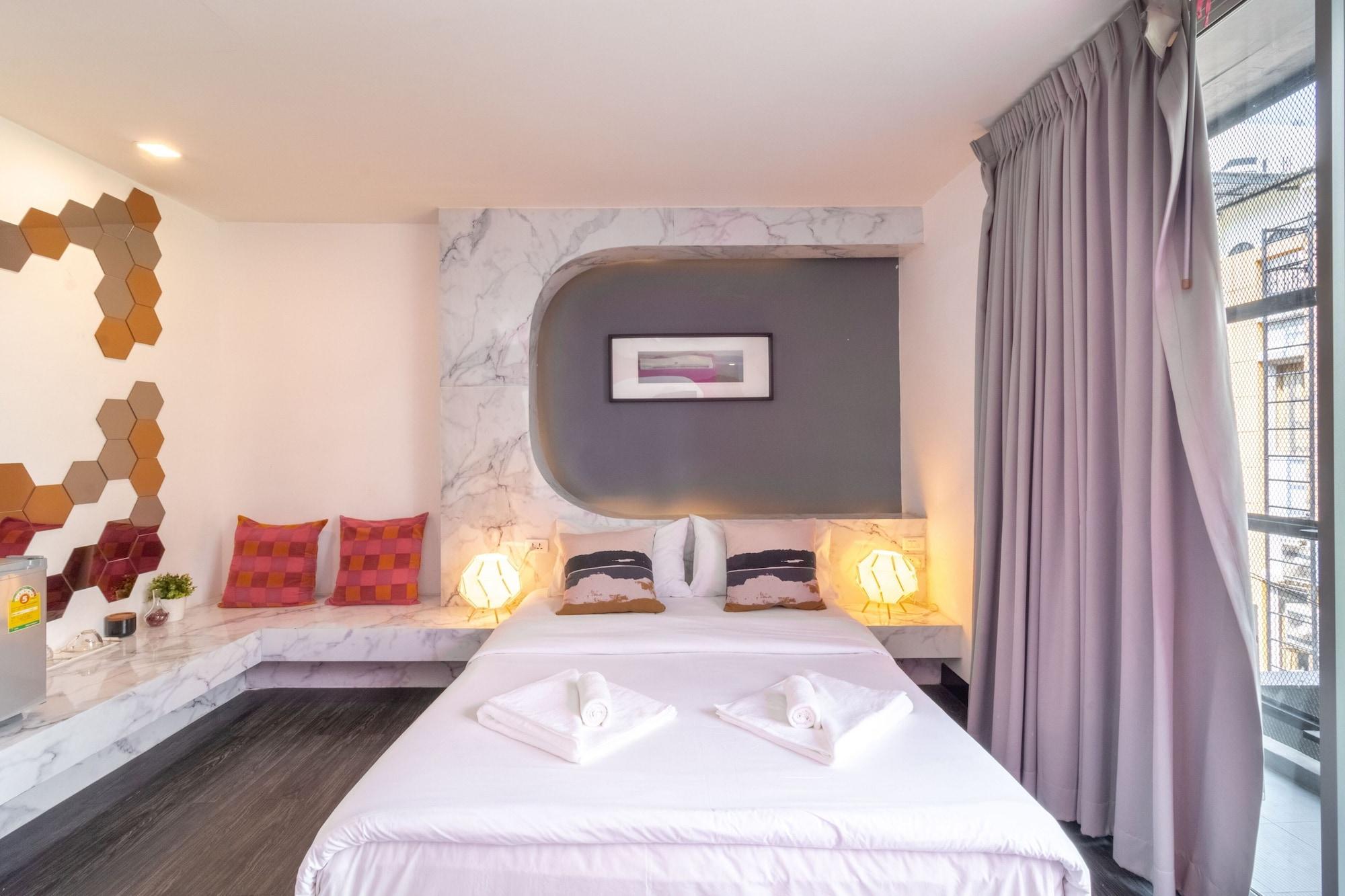Cheqinn Hostel - Sukhumvit 4 Nana Plaza Бангкок Екстер'єр фото