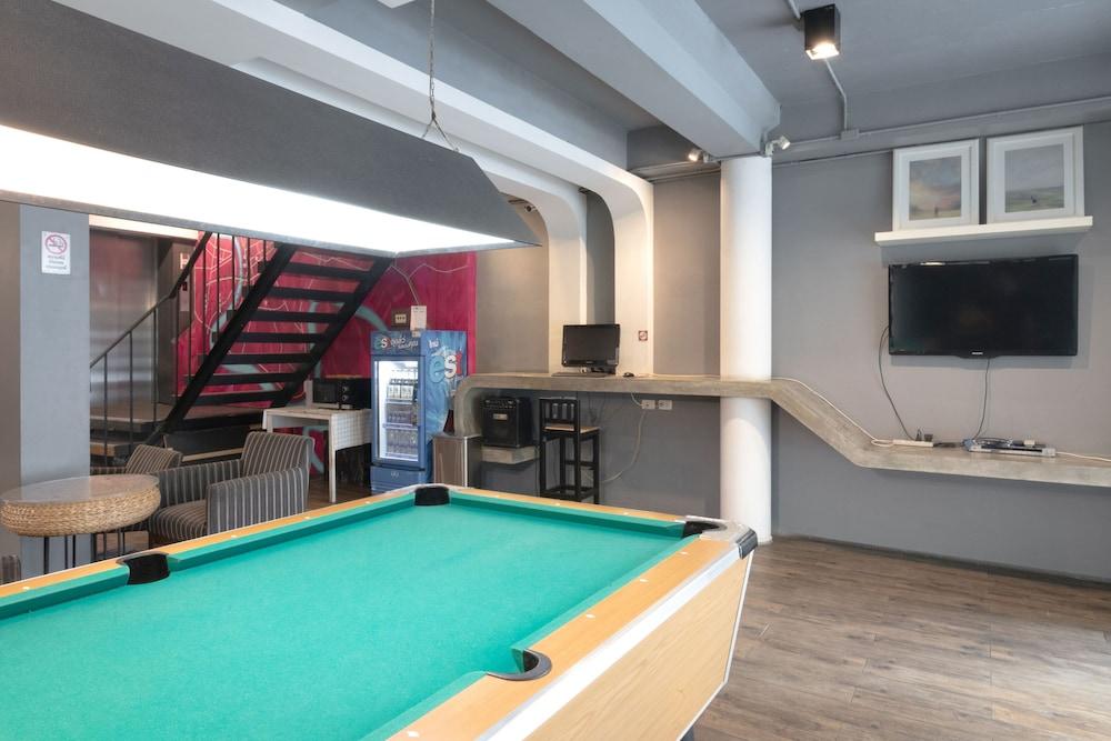 Cheqinn Hostel - Sukhumvit 4 Nana Plaza Бангкок Екстер'єр фото