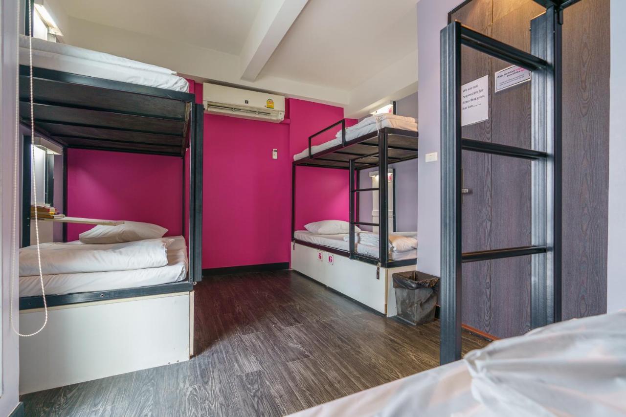 Cheqinn Hostel - Sukhumvit 4 Nana Plaza Бангкок Екстер'єр фото