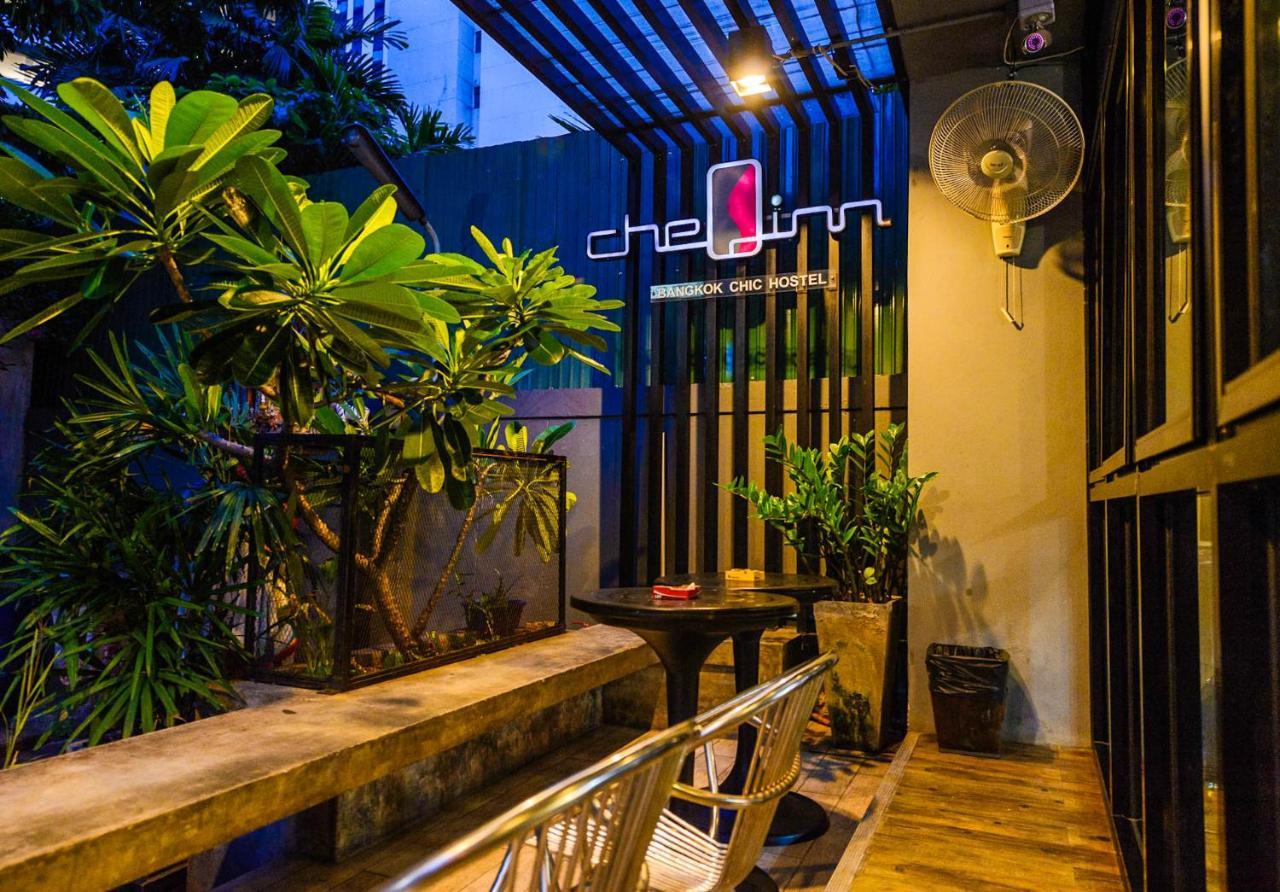 Cheqinn Hostel - Sukhumvit 4 Nana Plaza Бангкок Екстер'єр фото