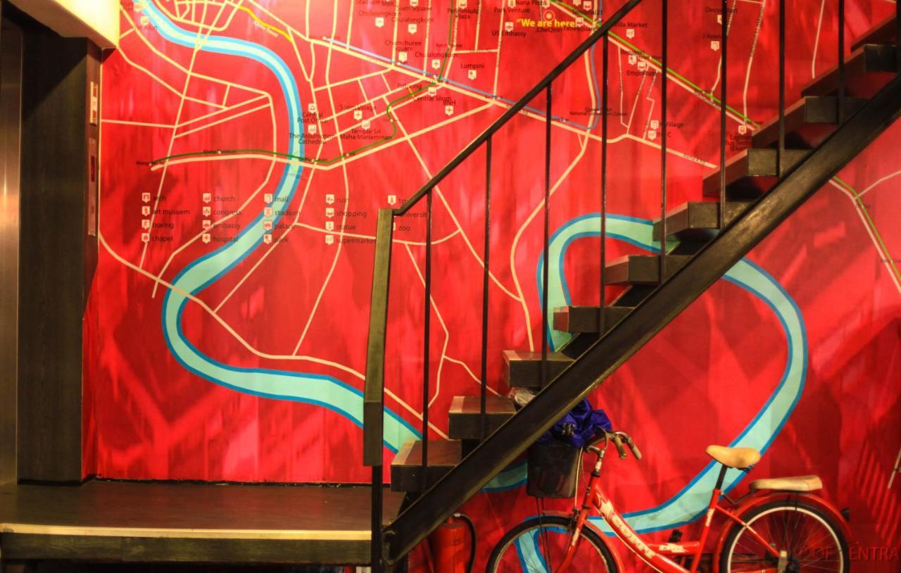 Cheqinn Hostel - Sukhumvit 4 Nana Plaza Бангкок Екстер'єр фото