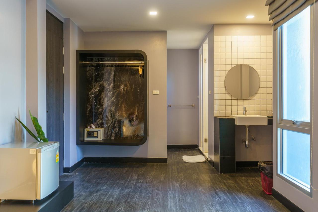 Cheqinn Hostel - Sukhumvit 4 Nana Plaza Бангкок Екстер'єр фото