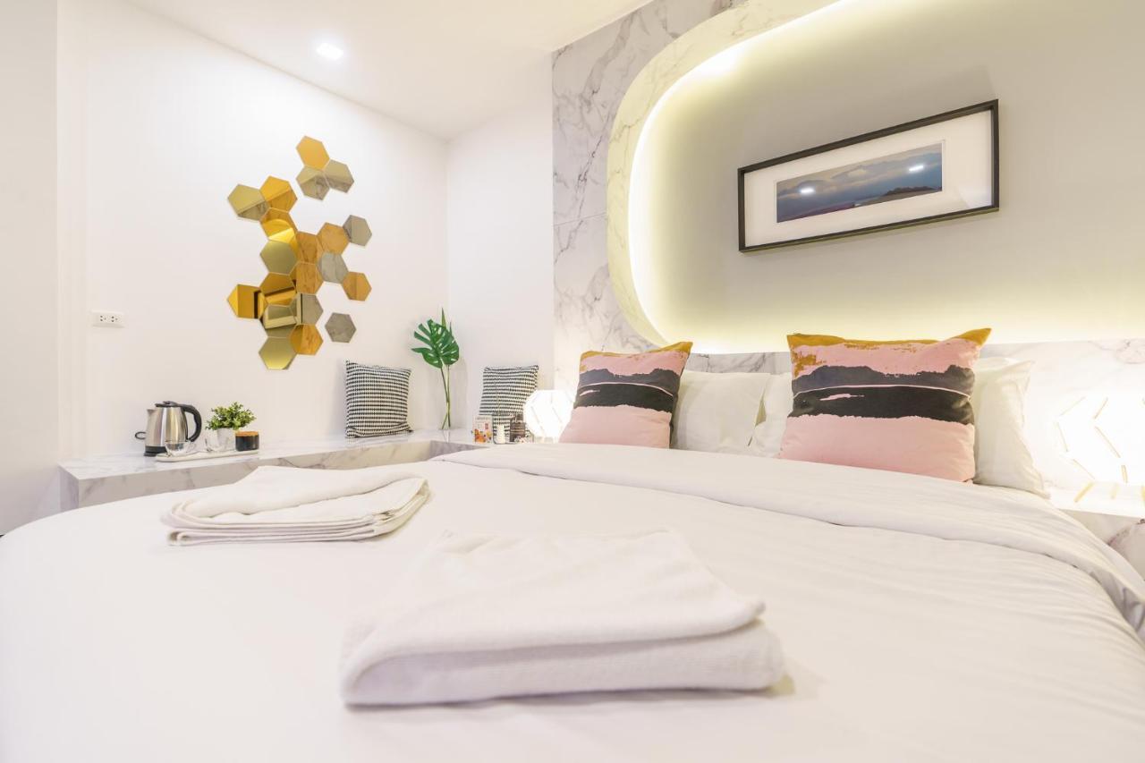 Cheqinn Hostel - Sukhumvit 4 Nana Plaza Бангкок Екстер'єр фото